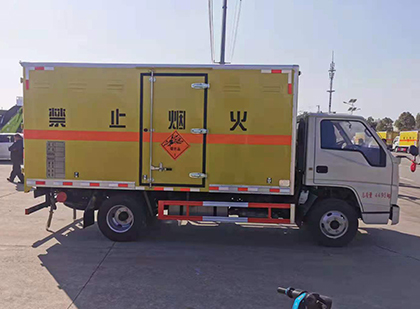 曲阜爆破器材运输车技术升级与安全合规新趋势